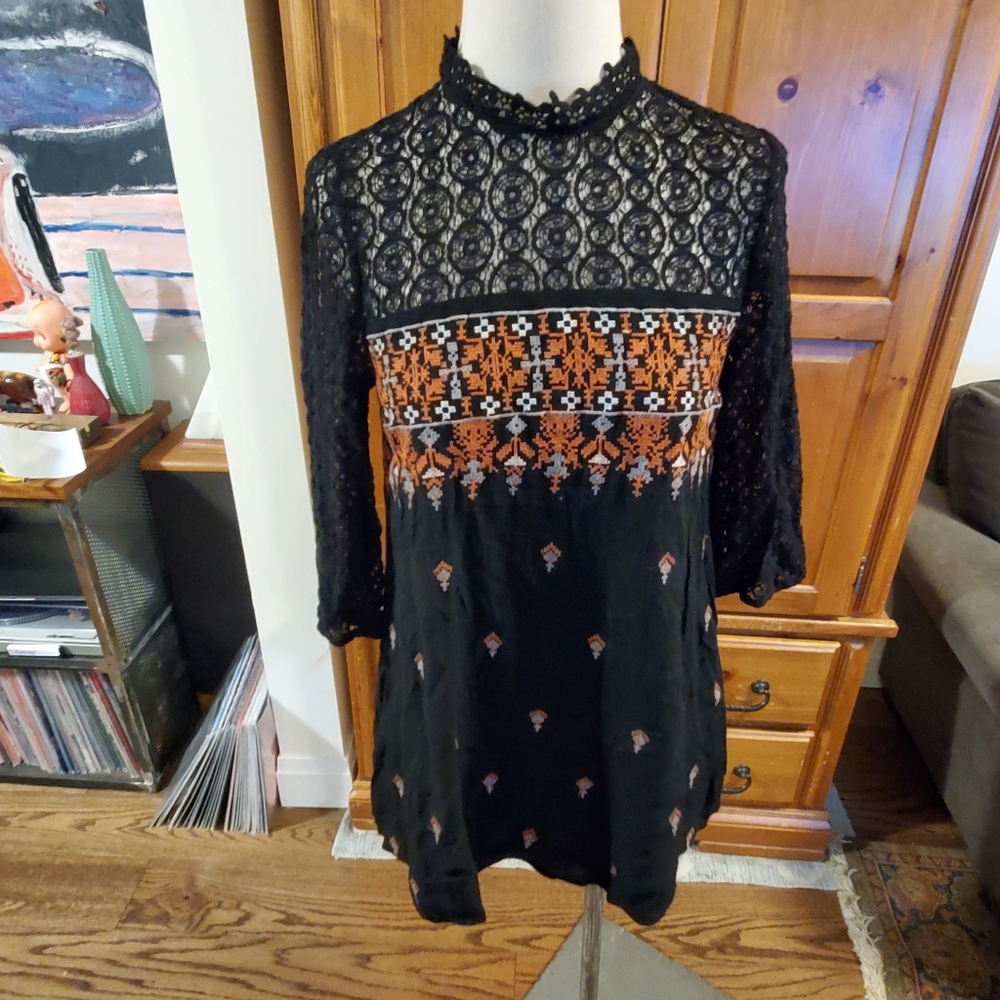 Doen Style Mini Tent Vintage Mini Swing 70s Small Black and Orange Lace Dress